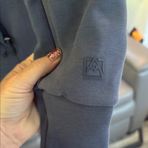 Avalanche Blue Puffer Jacket with High Collar size Small - Picture 5 of 9